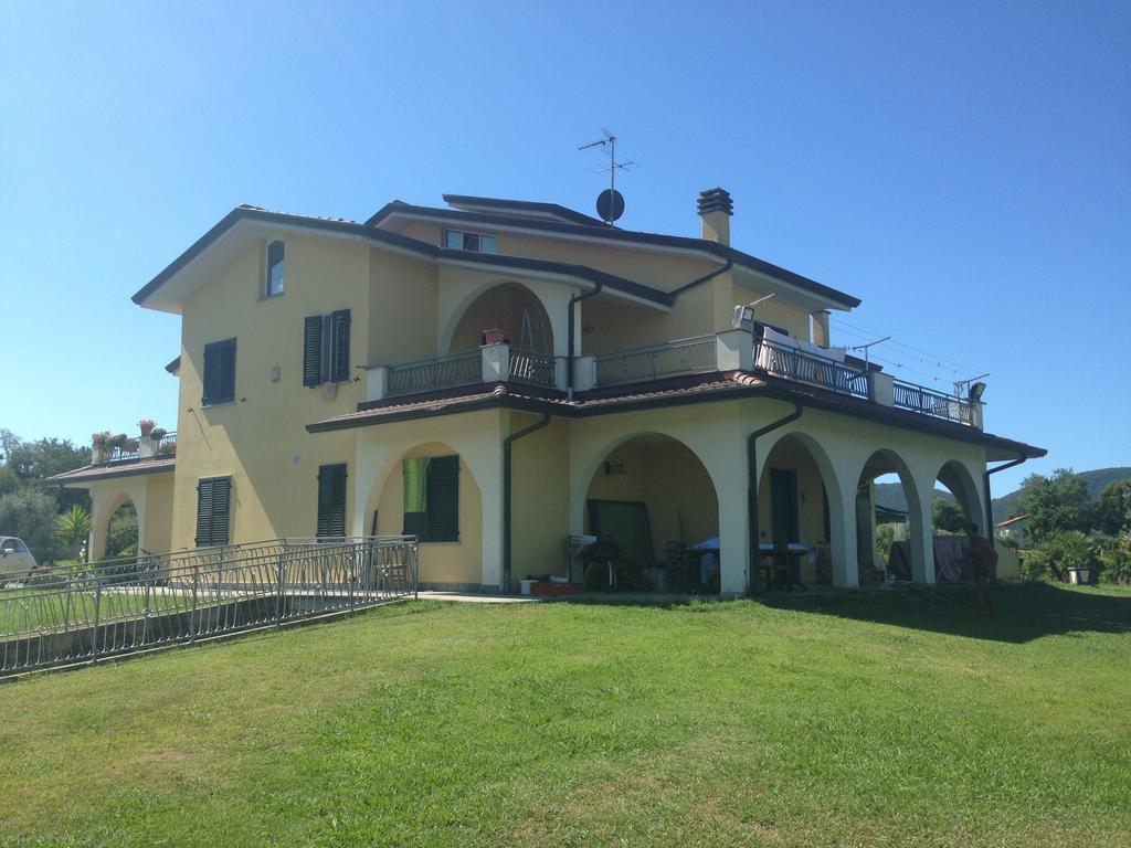 Villa Naclerio Сарцана Екстериор снимка