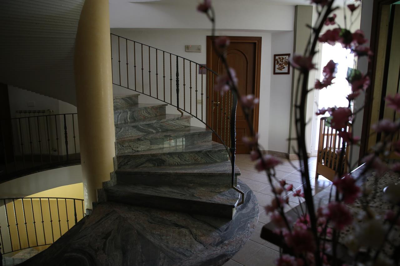 Villa Naclerio Сарцана Екстериор снимка